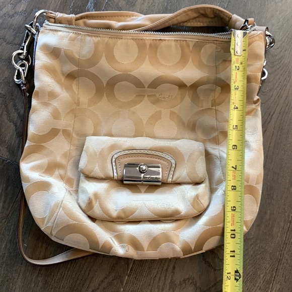 Tan/Cream Coach Handbag - Picture 7 of 8